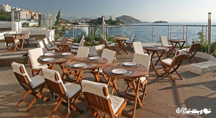 نمایی از رستوران منظرا